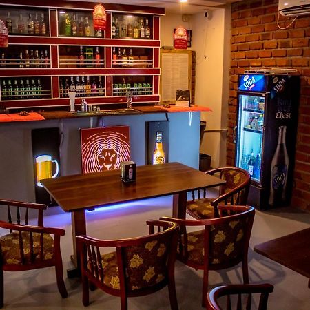 Surf & Party Weligama Hostel Kültér fotó