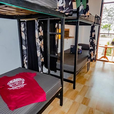 Surf & Party Weligama Hostel Kültér fotó