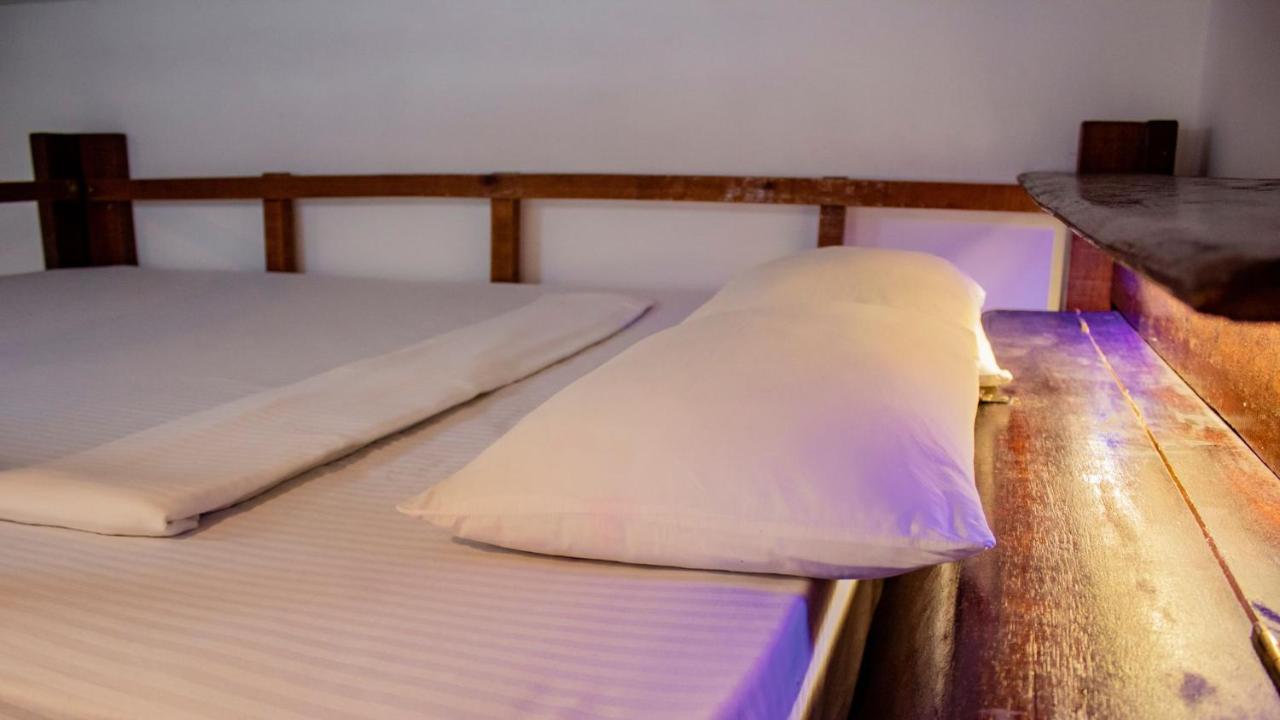 Surf & Party Weligama Hostel Kültér fotó