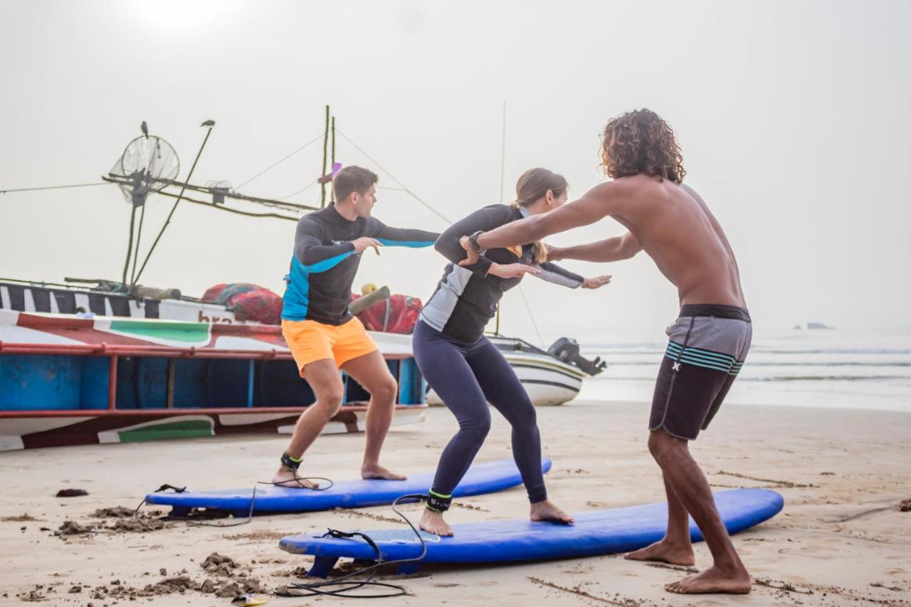 Surf & Party Weligama Hostel Kültér fotó