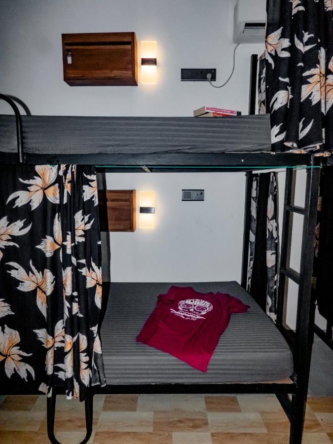 Surf & Party Weligama Hostel Kültér fotó