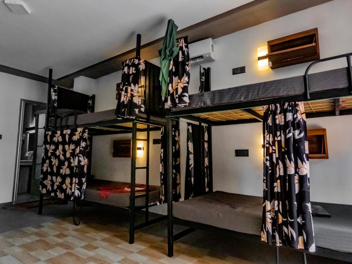 Surf & Party Weligama Hostel Kültér fotó