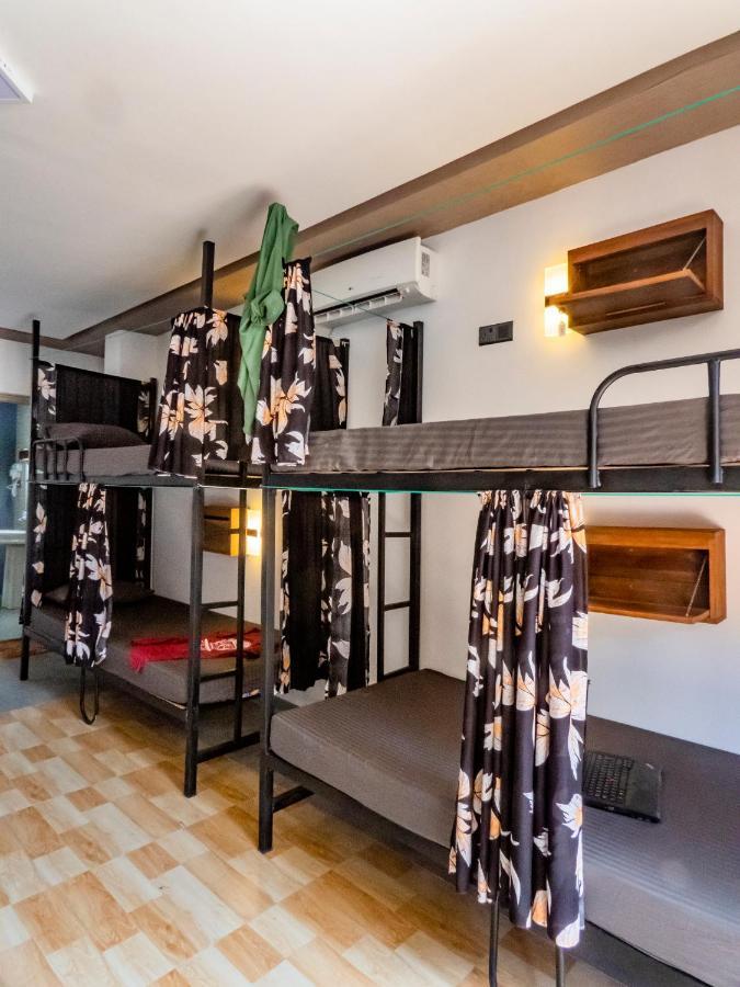 Surf & Party Weligama Hostel Kültér fotó